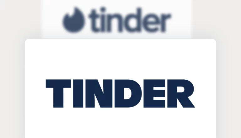 Le nouveau logotype Tinder en capitales issu du rebrand Porto Rocha